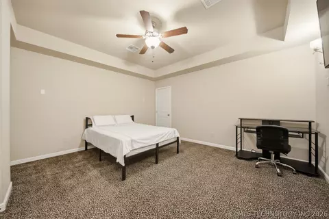 Bedroom - 5929 E 145th St S, Bixby, OK 74008 photo 6 of 9