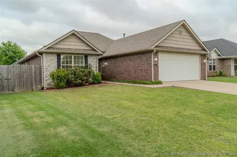 446 NE Katherine Ave, Bartlesville, OK 74006