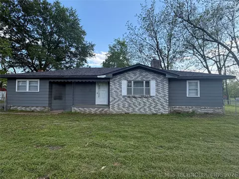 700 Arapahoe Ave, Hartshorne, OK 74547