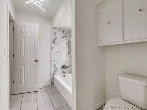 Bath - 8408 E 64th Pl, Tulsa, OK 74133 photo 6 of 7