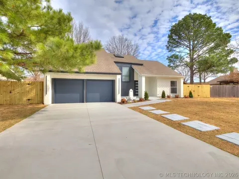 Exterior - 8408 E 64th Pl, Tulsa, OK 74133 photo 2 of 10
