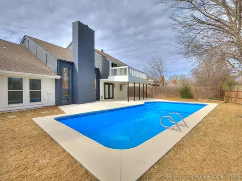Exterior - 8408 E 64th Pl, Tulsa, OK 74133 photo 7 of 10