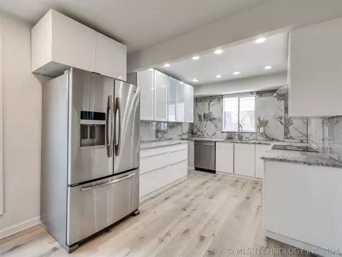 Kitchen - 8408 E 64th Pl, Tulsa, OK 74133 photo 1 of 8