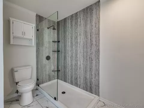 Bath - 8408 E 64th Pl, Tulsa, OK 74133 photo 2 of 7
