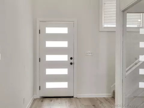Entry Way - 8408 E 64th Pl, Tulsa, OK 74133 photo 2 of 7