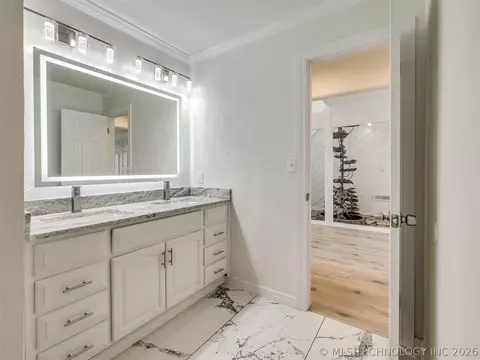 Bath - 8408 E 64th Pl, Tulsa, OK 74133 photo 3 of 7