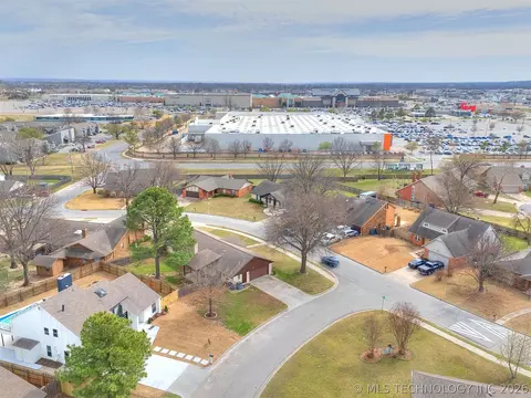 View/Area - 8408 E 64th Pl, Tulsa, OK 74133 photo 2 of 2