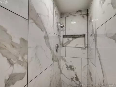 Bath - 8408 E 64th Pl, Tulsa, OK 74133 photo 5 of 7