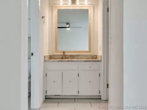 Entry Way - 8408 E 64th Pl, Tulsa, OK 74133 photo 7 of 7