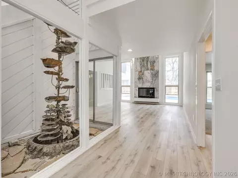 Entry Way - 8408 E 64th Pl, Tulsa, OK 74133 photo 3 of 7