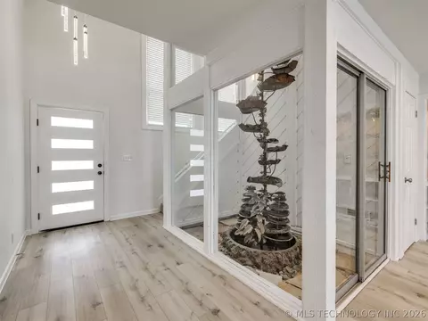 Entry Way - 8408 E 64th Pl, Tulsa, OK 74133 photo 4 of 7