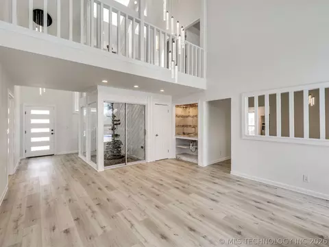 Living - 8408 E 64th Pl, Tulsa, OK 74133 photo 4 of 7