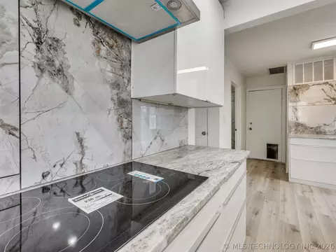 Kitchen - 8408 E 64th Pl, Tulsa, OK 74133 photo 4 of 8