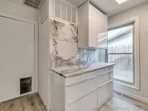 Kitchen - 8408 E 64th Pl, Tulsa, OK 74133 photo 8 of 8
