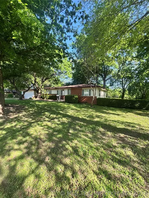 8279 E 37th St, Tulsa, OK 74145