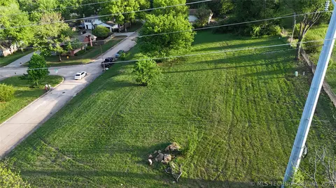 Maplewood Drive, Claremore, OK 74017