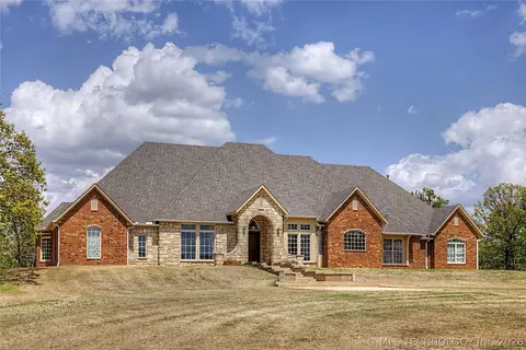 5224 E 68th St S, Muskogee, OK 74403