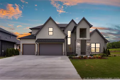 313 N 80th St, Broken Arrow, OK 74014