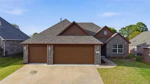 1506 E New Orleans Pl, Broken Arrow, OK 74011