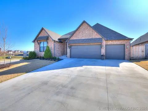 13605 S 21st Pl E, Bixby, OK 74008