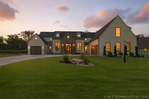 17822 E Patriot Dr, Owasso, OK 74055