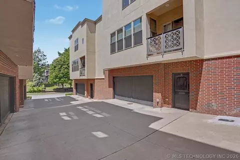 1411 S St Louis Avenue B, Tulsa, OK 74120