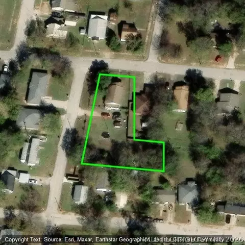 702 NE 2nd Ave, Ardmore, OK 73401
