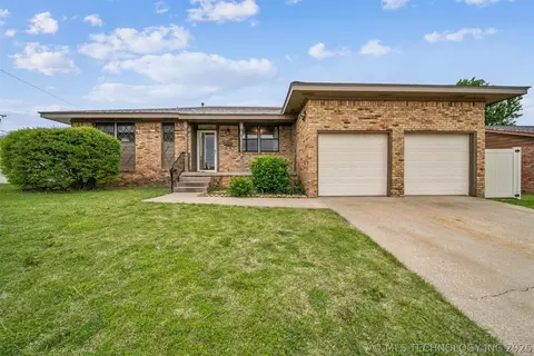 7748 E 21st St, Tulsa, OK 74129