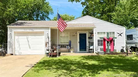 229 W Monterey Ave, Sapulpa, OK 74066