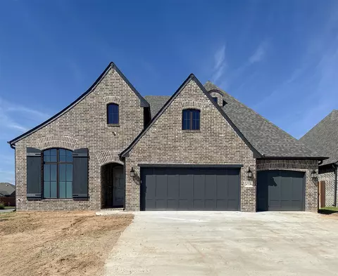 6724 S Gardenia Ave, Broken Arrow, OK 74011