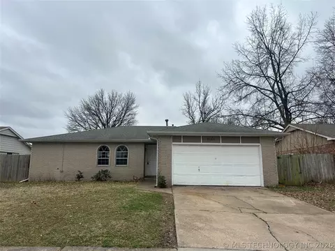 9364 E 57th St, Tulsa, OK 74145