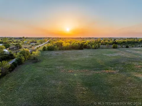 6 N Memorial Dr, Owasso, OK 74055