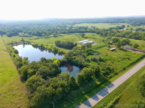 28360 Arbeka Rd, Henryetta, OK 74437
