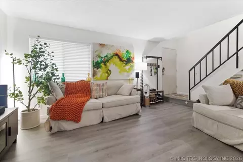 Living - 2215 E 66th Place S 1004, Tulsa, OK 74136 photo 3 of 3