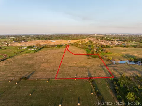 2 N Memorial Dr, Owasso, OK 74055