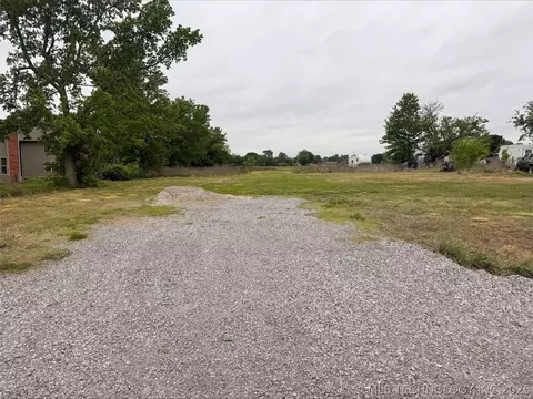 360 C St SW, Inola, OK 74036