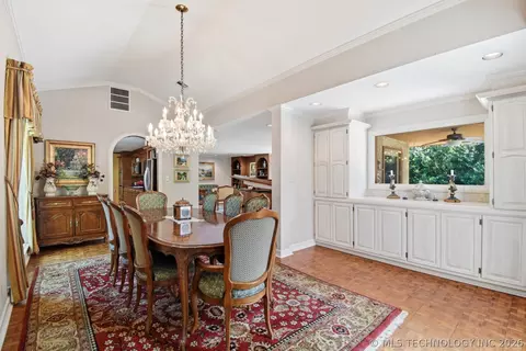 Dining - 2222 E 45th Pl, Tulsa, OK 74105 photo 2 of 3