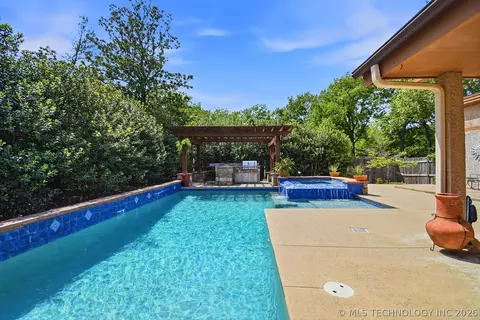 Exterior - 2222 E 45th Pl, Tulsa, OK 74105 photo 4 of 15