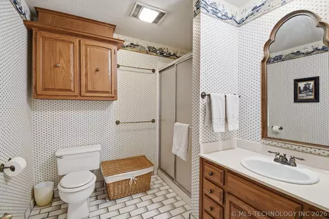Bath - 2222 E 45th Pl, Tulsa, OK 74105 photo 8 of 8