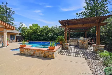 Exterior - 2222 E 45th Pl, Tulsa, OK 74105 photo 7 of 15