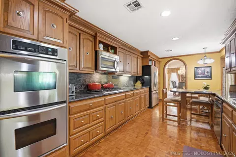 Kitchen - 2222 E 45th Pl, Tulsa, OK 74105 photo 1 of 3