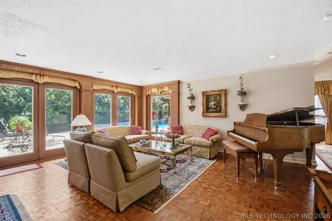 Living - 2222 E 45th Pl, Tulsa, OK 74105 photo 4 of 6
