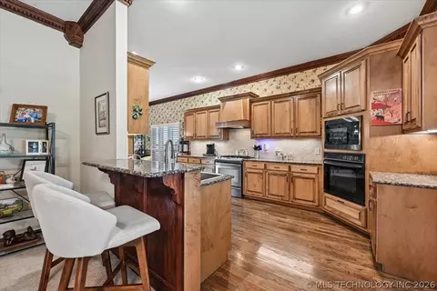 Kitchen - 7819 E 99th Pl, Tulsa, OK 74133 photo 1 of 5