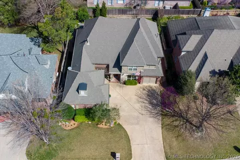 View/Area - 7819 E 99th Pl, Tulsa, OK 74133 photo 3 of 5