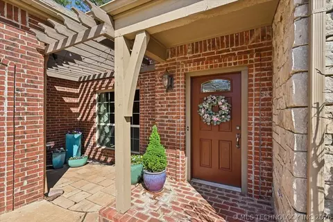 Exterior - 7819 E 99th Pl, Tulsa, OK 74133 photo 2 of 12