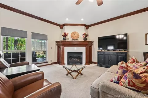 Living - 7819 E 99th Pl, Tulsa, OK 74133 photo 2 of 6
