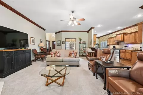 Living - 7819 E 99th Pl, Tulsa, OK 74133 photo 3 of 6