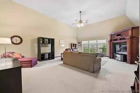Living - 7819 E 99th Pl, Tulsa, OK 74133 photo 4 of 6