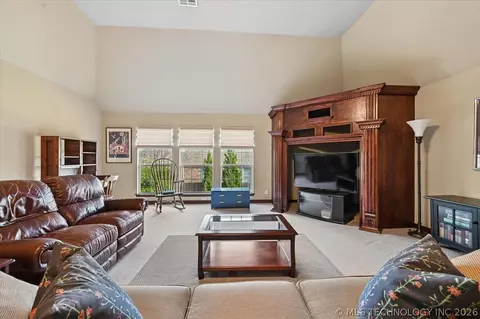 Living - 7819 E 99th Pl, Tulsa, OK 74133 photo 5 of 6
