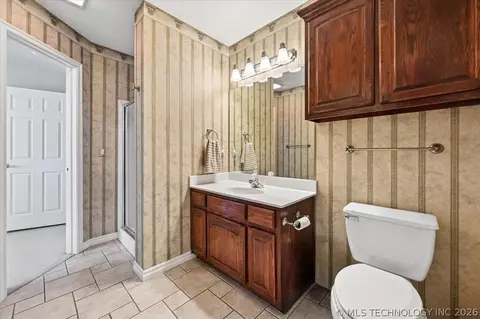 Bath - 7819 E 99th Pl, Tulsa, OK 74133 photo 7 of 7